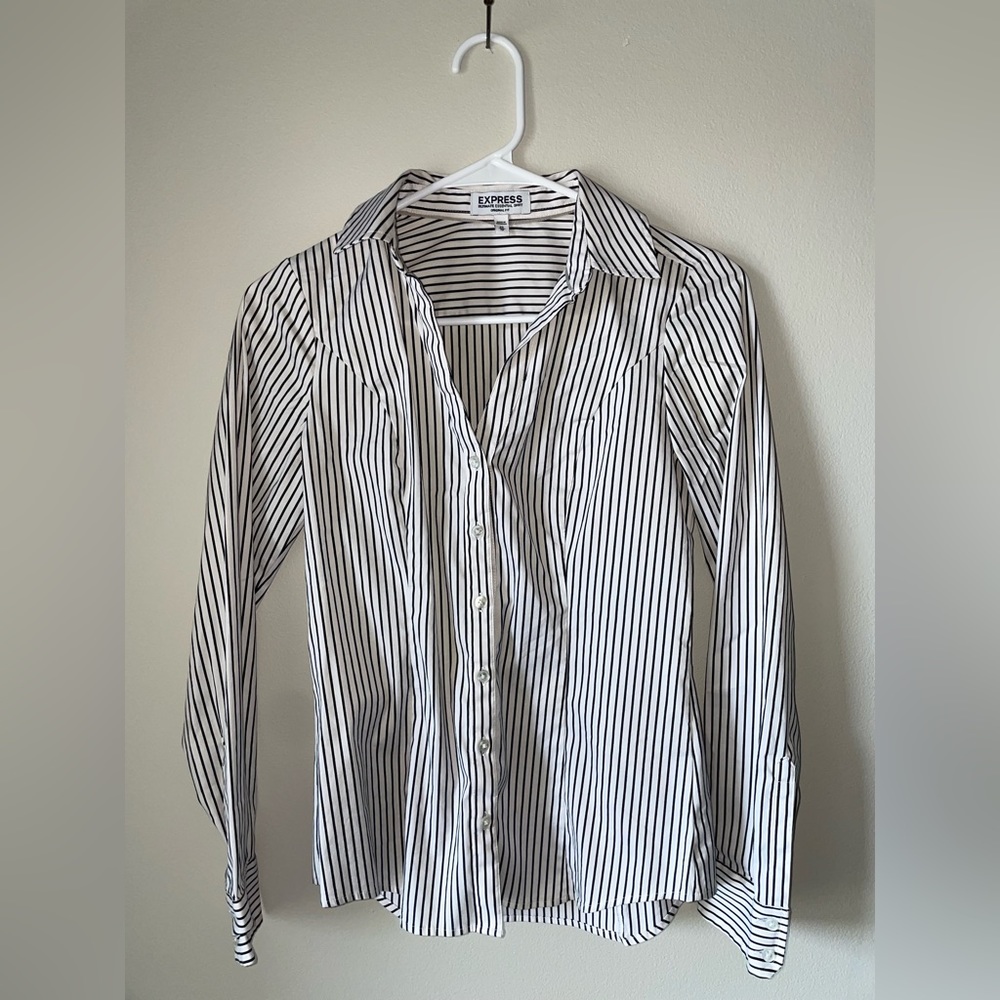 Black and White Stripped Fitted Button Down Shirt